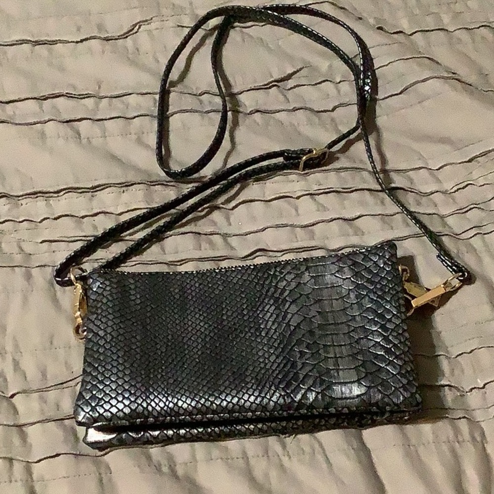 Elegant Black Snakeskin Women's Bag